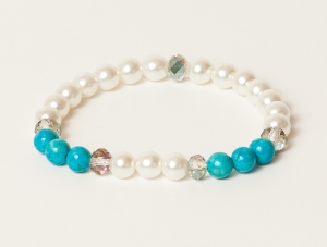 "Repos" Bracelet élastique taille petit, perles de verre turquoise et cristal. 12$.